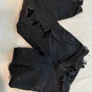 Black American Eagle ripped skinny jeans